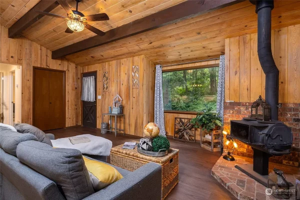 a2ffd9e95c515ff25f3a8b69384a3cc7-uncropped_scaled_within_1536_1152