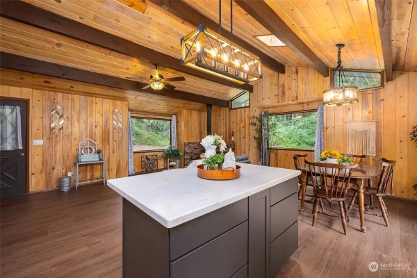 df09e9eb510137d4a8e0bfdc6d72b026-uncropped_scaled_within_1536_1152